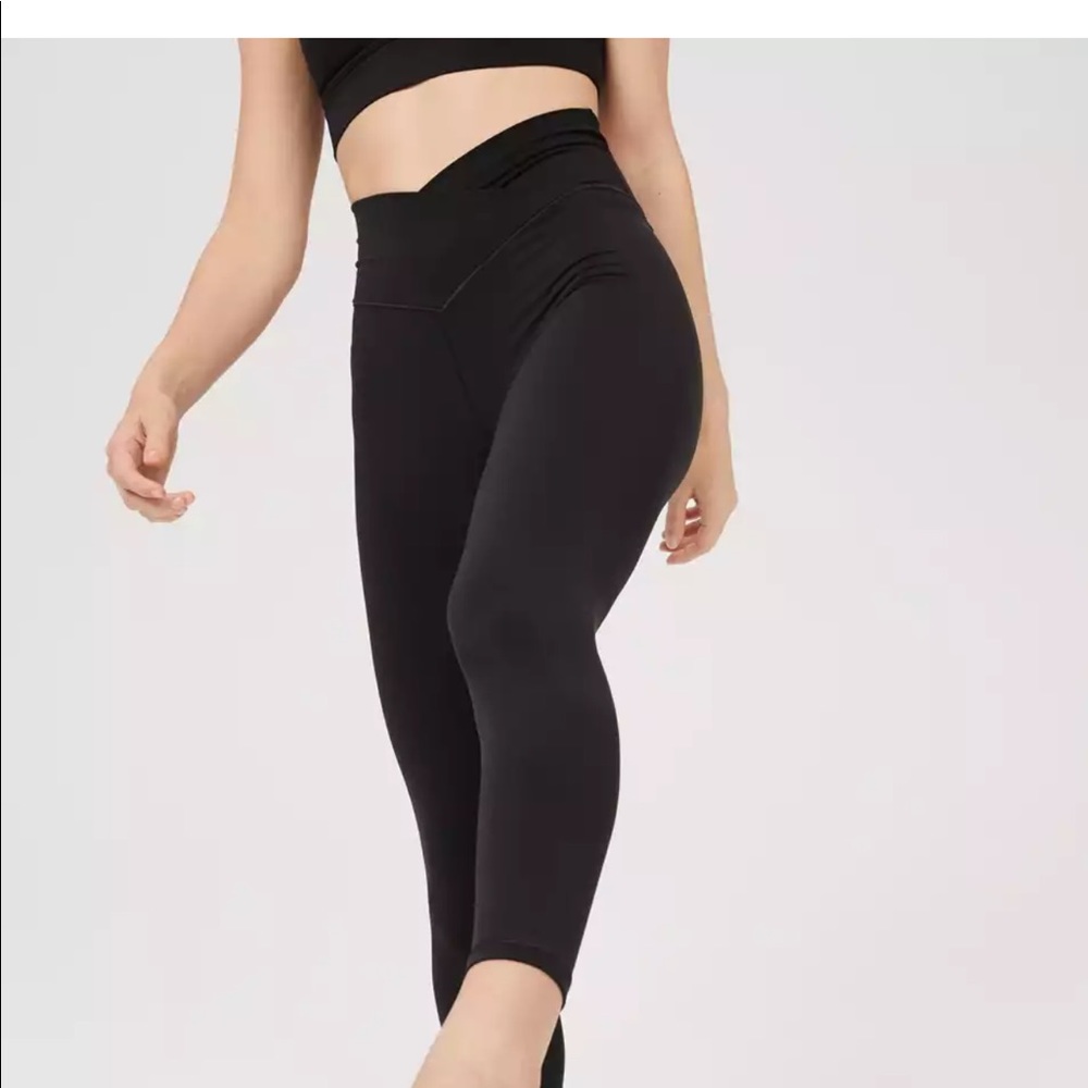 OFFLINE Real Me High Waisted Crossover Legging